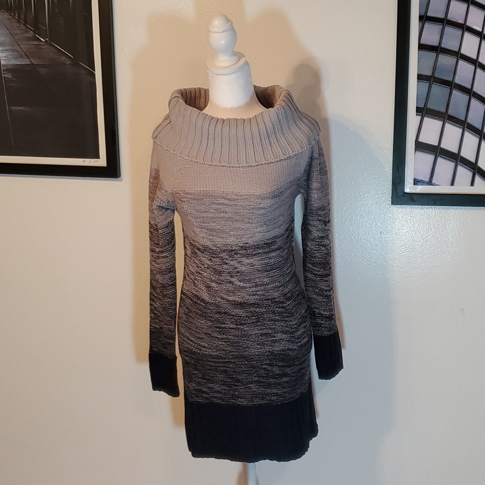 Chesly Women's Sweater/Dress Size Medium